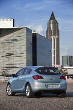 Opel Astra 5-Door 2009 года